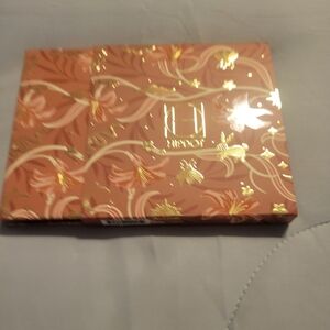 Hipdot eyeshadow pallet